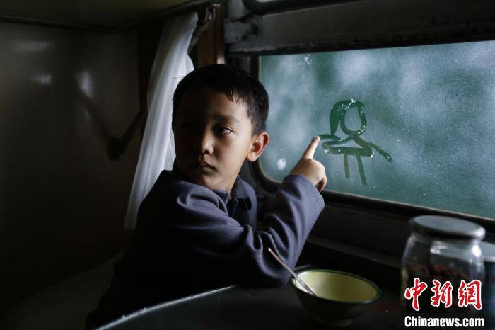 亚细亚的孤儿火车图片视频_孤儿列车真实事件_孤儿列车讲的是什么