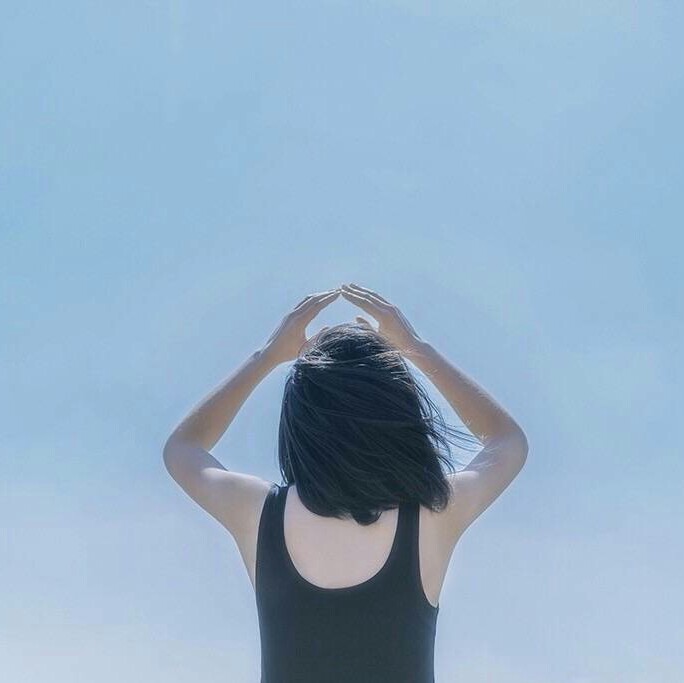 背影短发女生图片大全_背影短发女生图片动漫_女生短发背影图片
