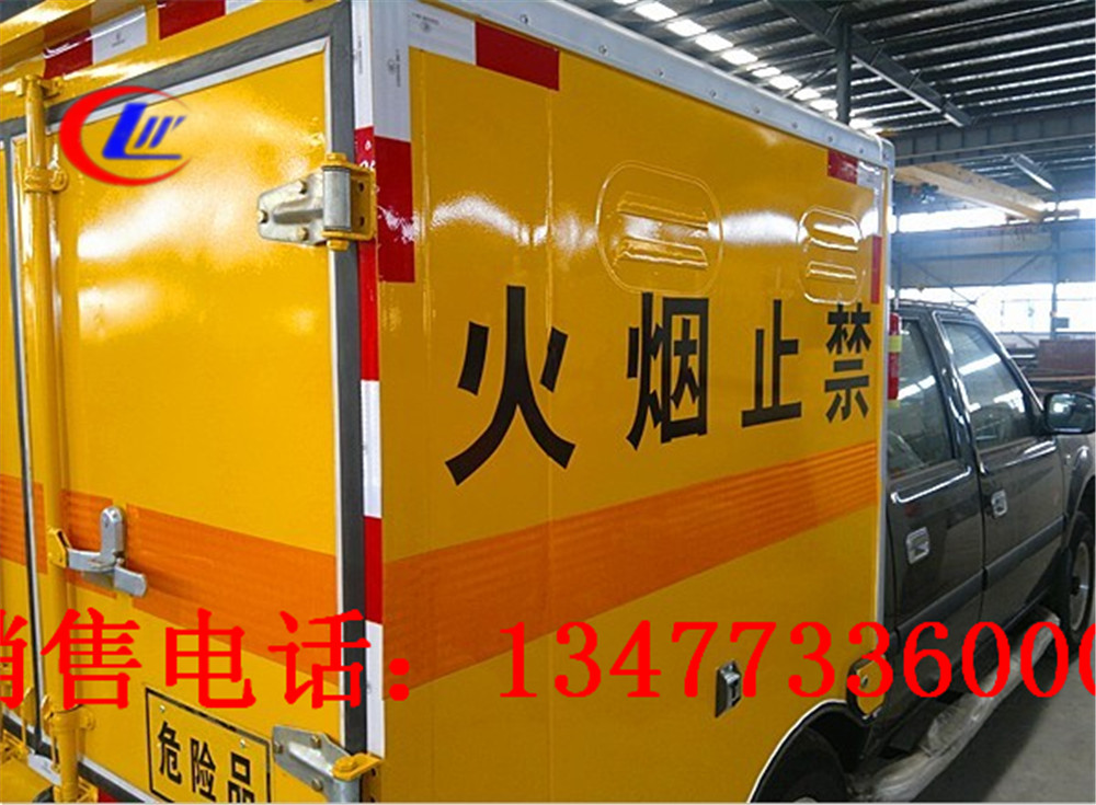 烟花爆竹车：独特交通魅力！