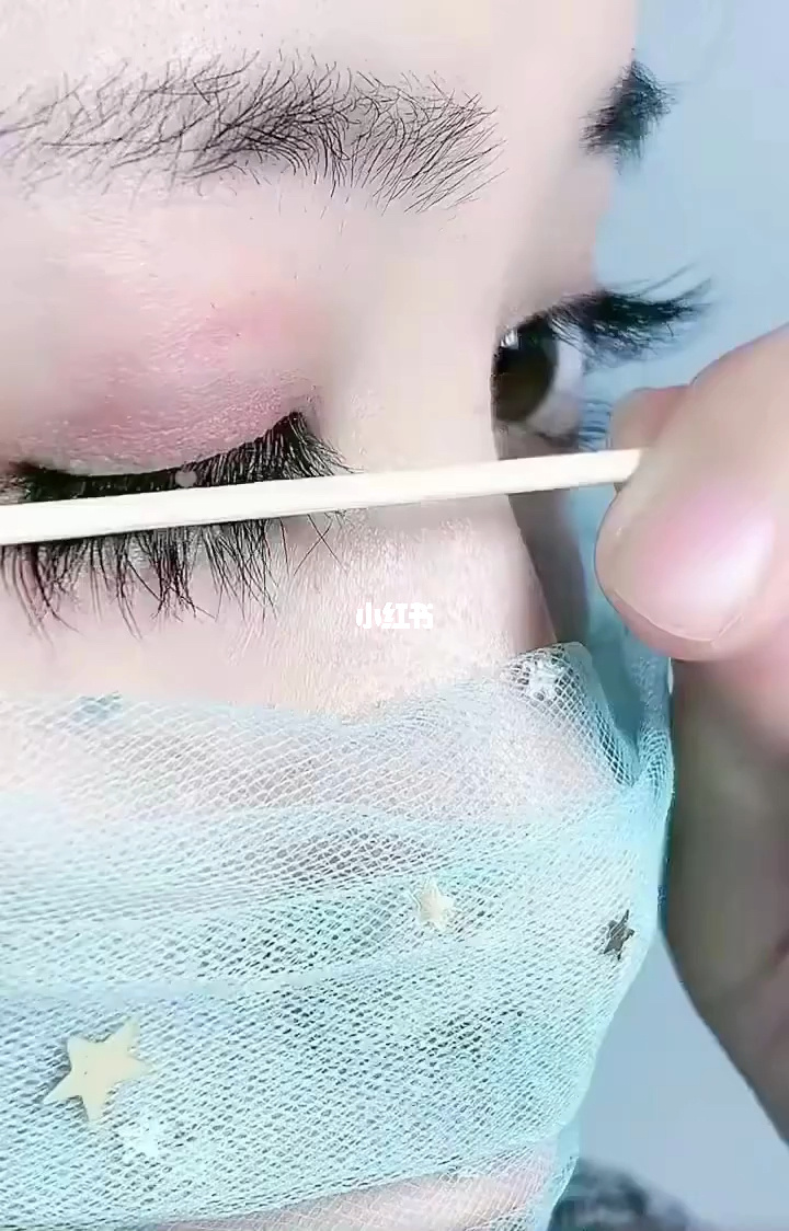 公主化妆换装游戏_白雪公主化妆的游戏_给公主化妆换装游戏