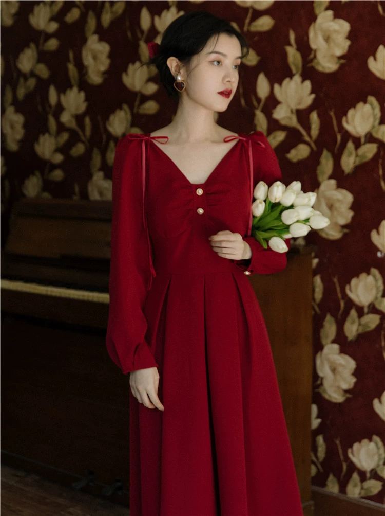 震撼！美女舞台上惊险脱光，笑爆全场