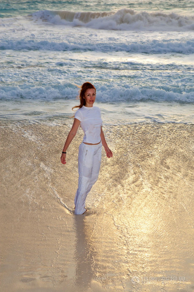 摄影师手中玩转美女，任你领略绝美风采