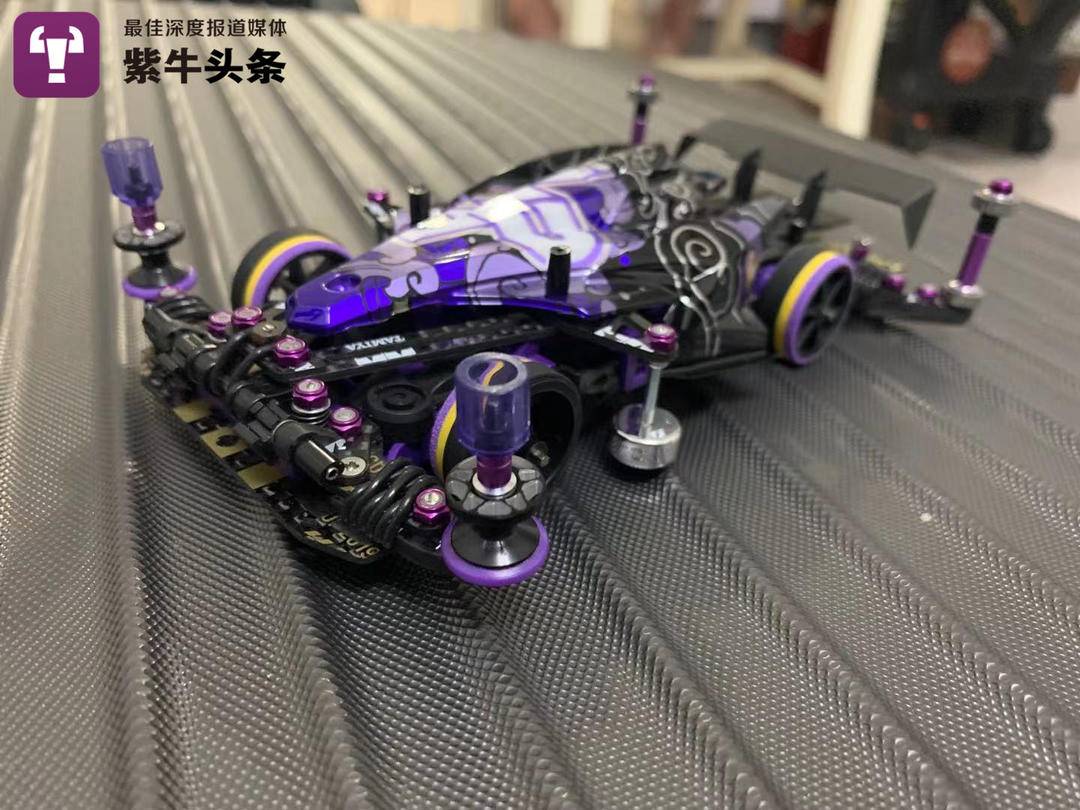 六缸四驱中大型车_破坏四驱车变态版_破坏四驱车2.5