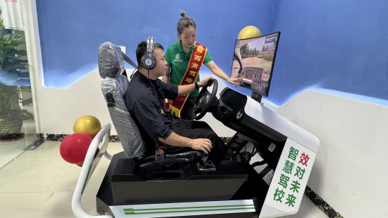 驾校练车模拟_手机模拟驾考练车游戏下载_模拟驾考练车软件