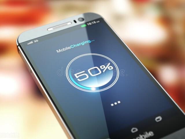 手机插电玩游戏对手机怎样_手机通电后还能玩游戏吗_智能手机玩游戏手机电能用多久