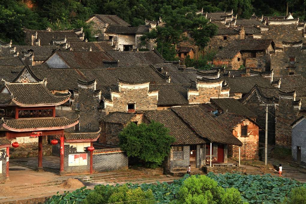 手机游戏测试脚本-神奇王国之旅VS极限飞车竞速：测试脚本对比评测