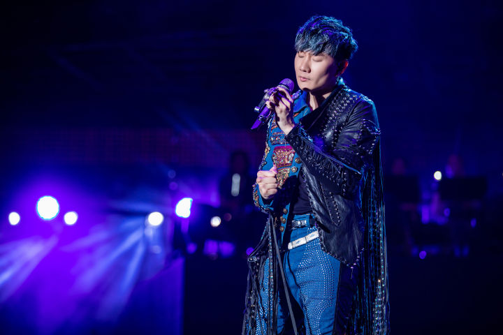 松井加奈：用音乐传递情感与力量的歌者